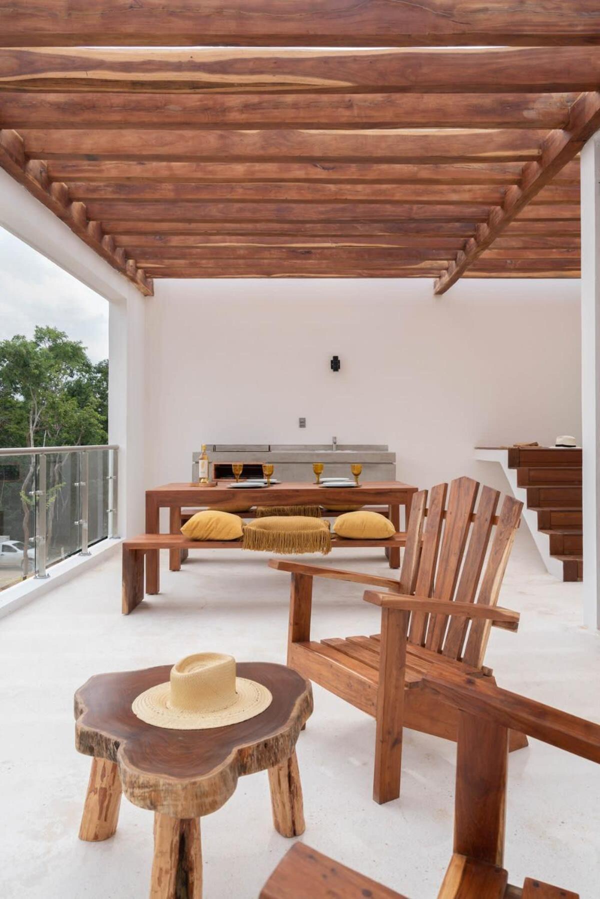 Luxury 4br With 3 Pools & Paddle Court, Karanda *