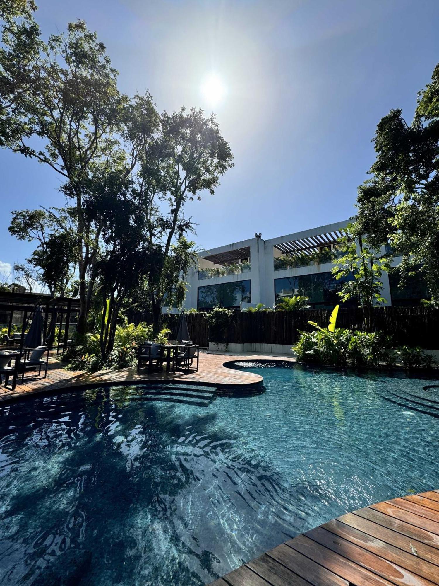 Luxury 4br With 3 Pools & Paddle Court, Karanda Villa
