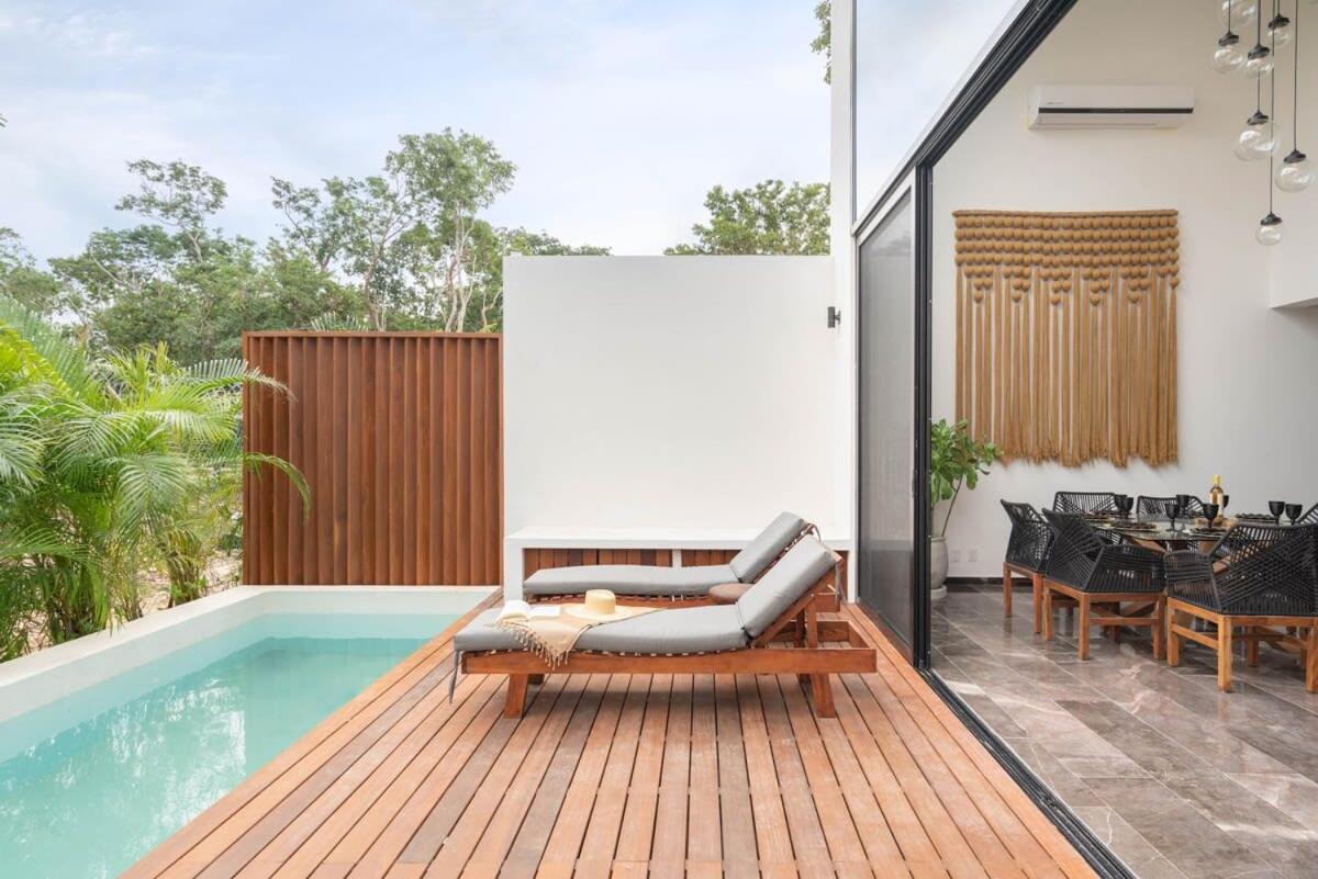 Luxury 4br With 3 Pools & Paddle Court, Karanda Villa Tulum