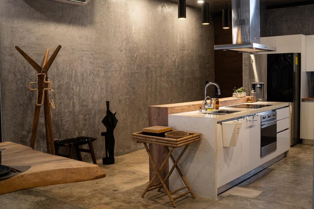 Spacious Luxury Villa, 3 Private Pools + Rooftop * Tulum