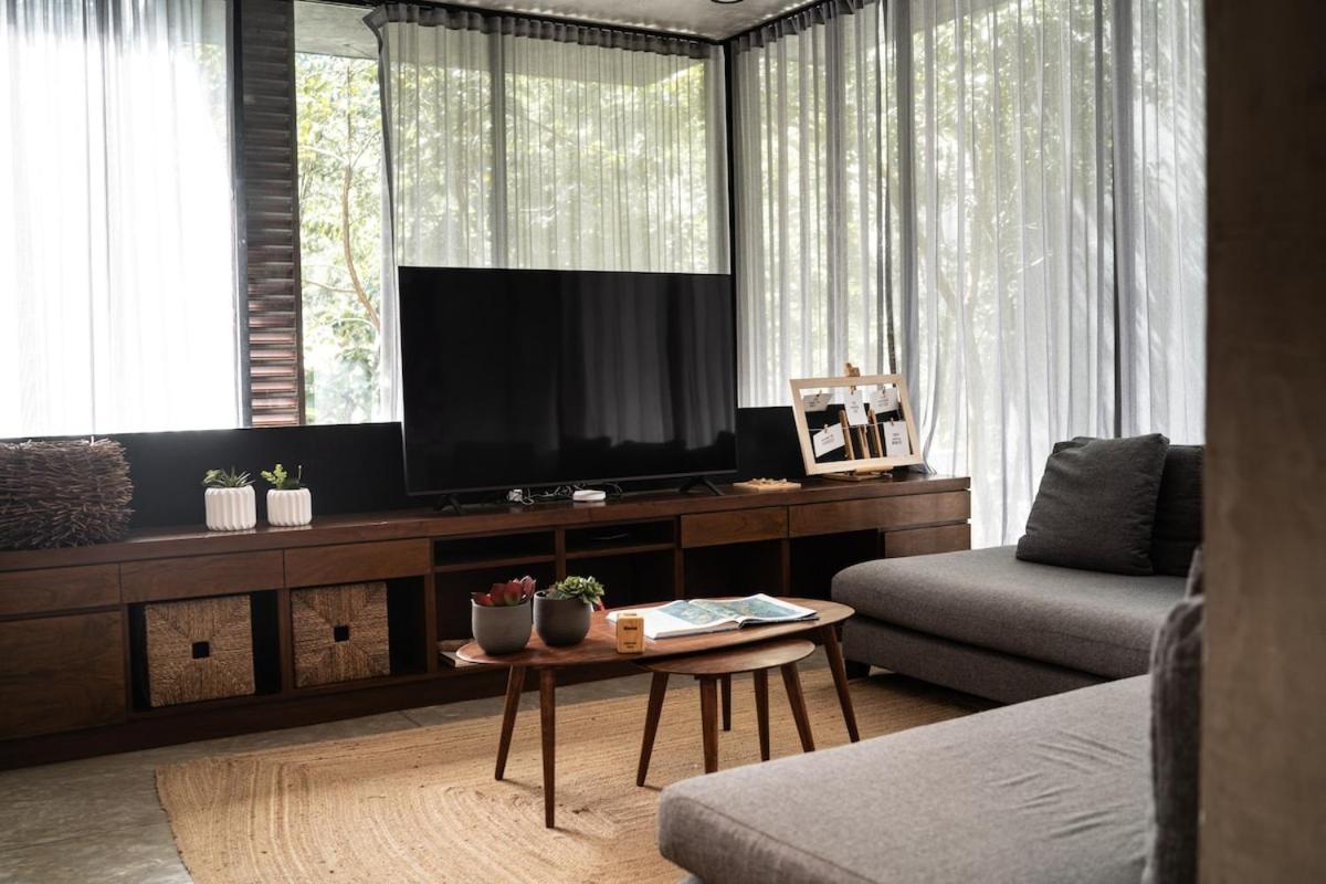 Spacious Luxury Villa, 3 Private Pools + Rooftop Villa *