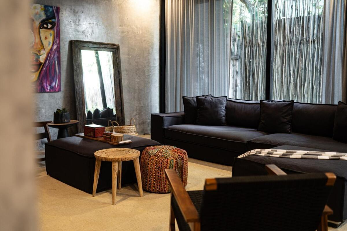 Spacious Luxury Villa, 3 Private Pools + Rooftop *