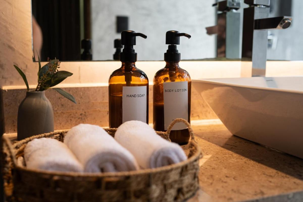 Villa Spacious Luxury Villa, 3 Private Pools + Rooftop *