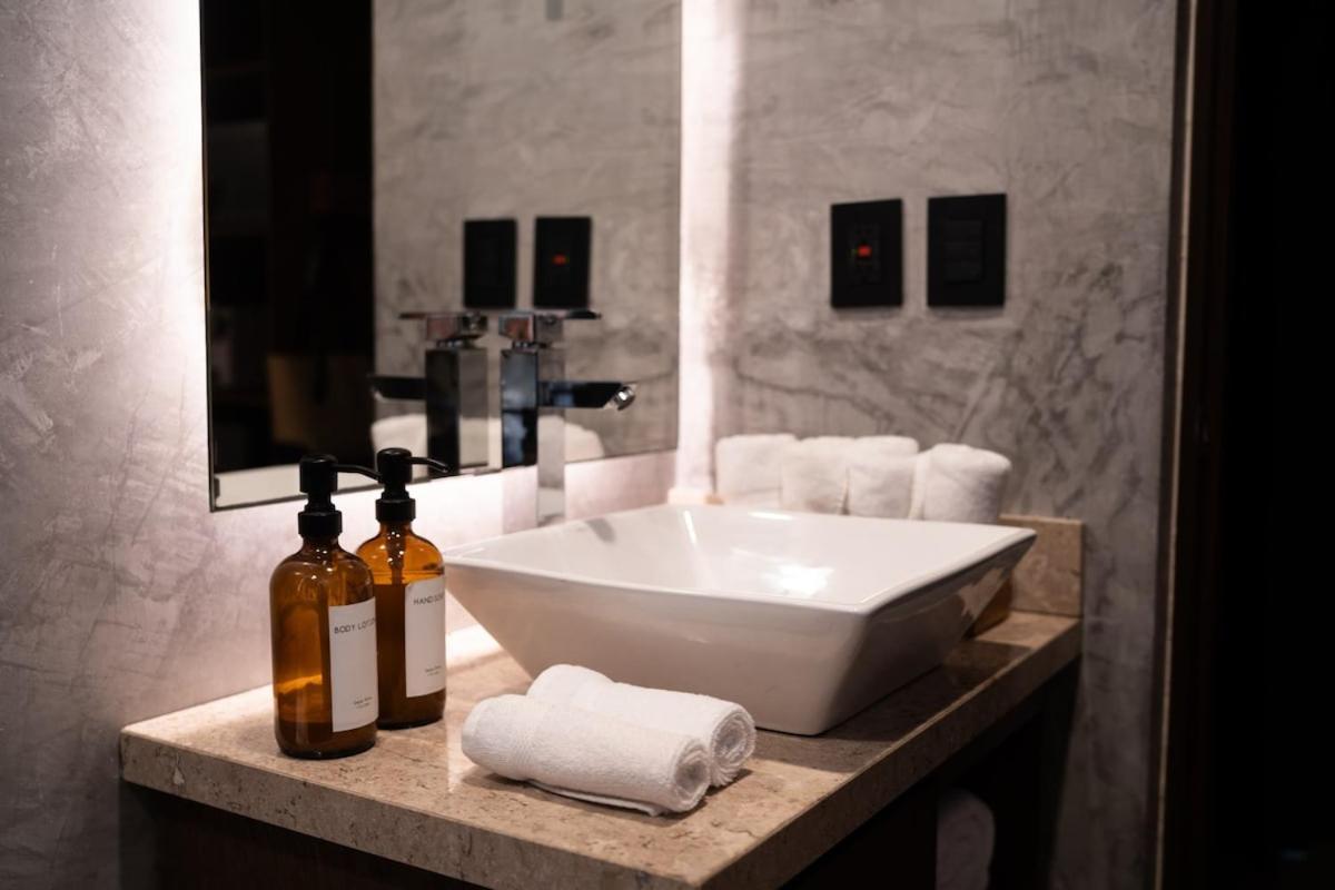 Villa Spacious Luxury Villa, 3 Private Pools + Rooftop