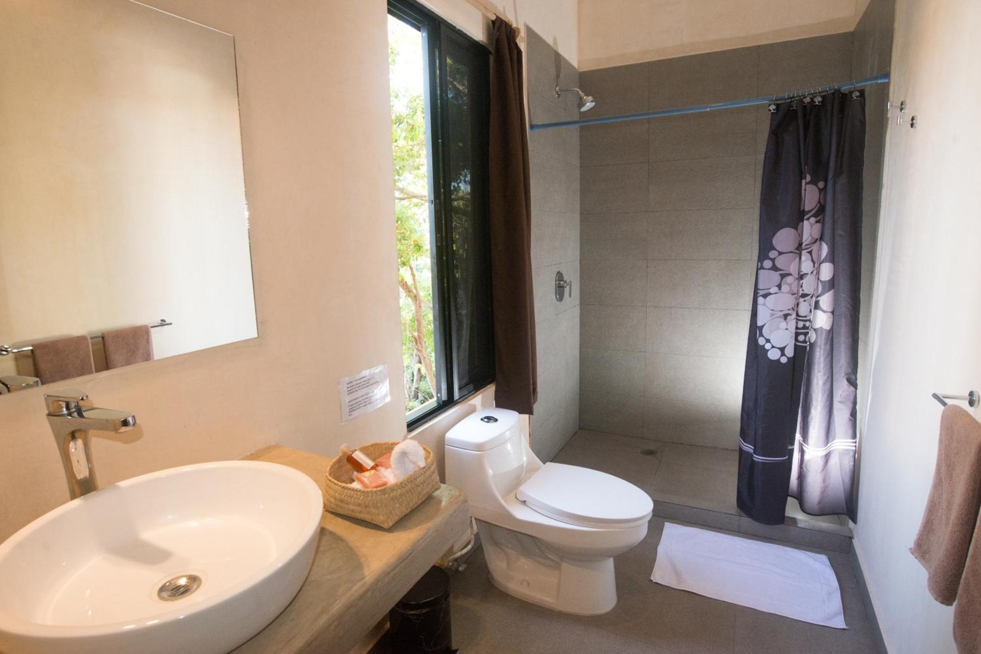 Hotel Uolis Nah 3*
