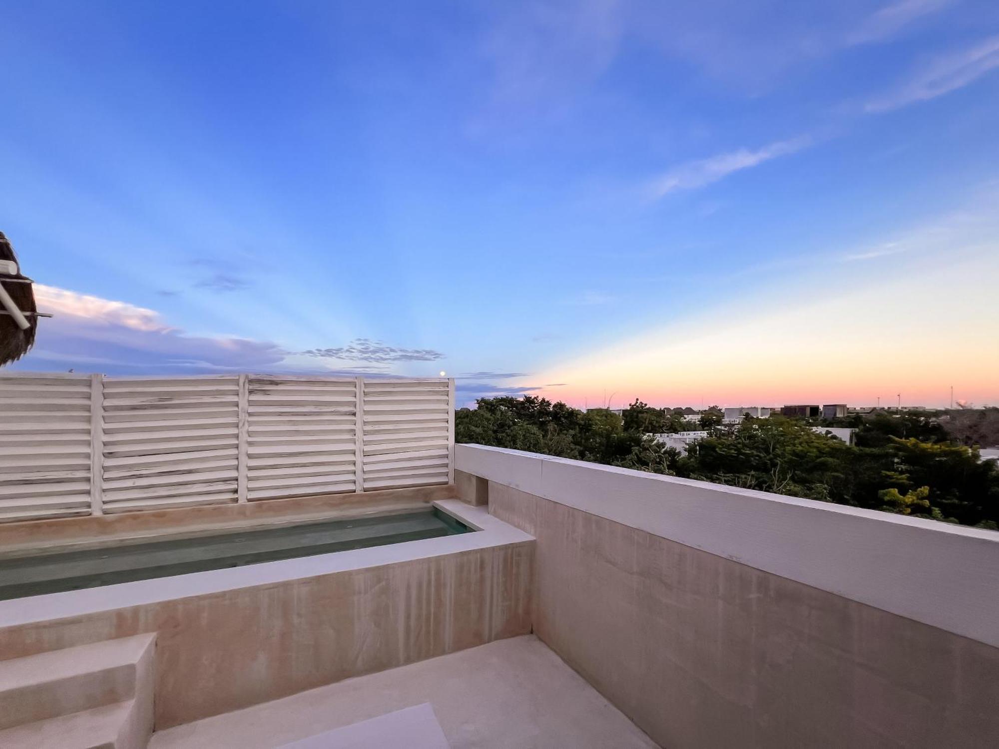 Stylish Mexican Interior Ph- Private Rooftop -gated Community *