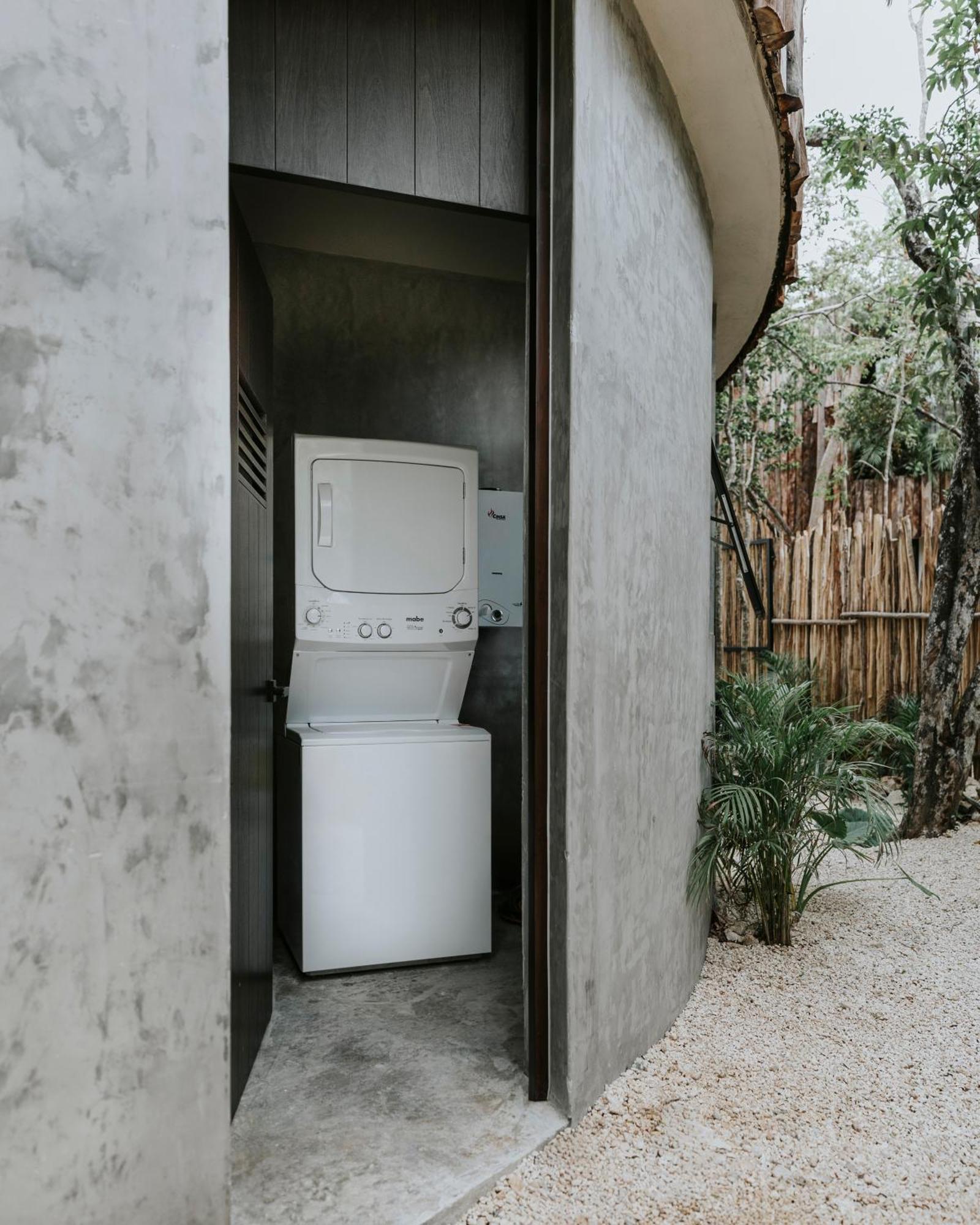 Media Luna Boho Chic E11 Pvt Pool Concierge