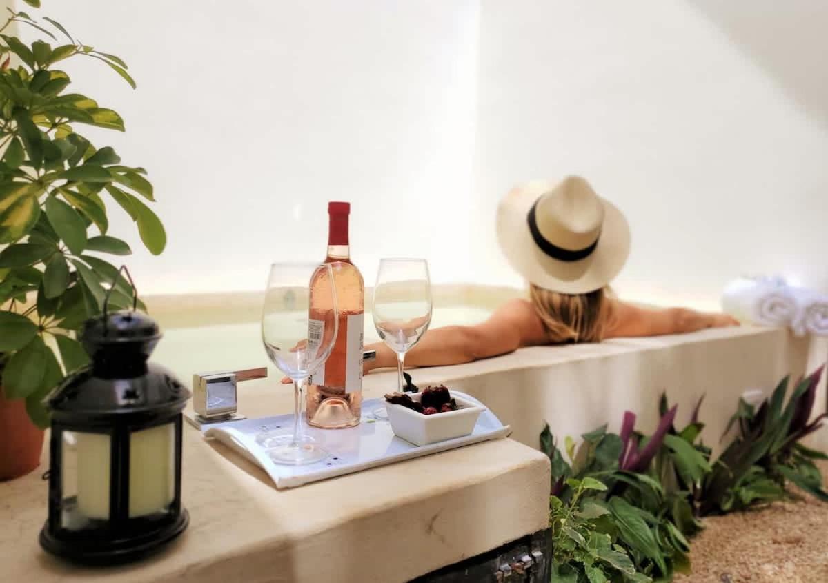 Private Jungle Cool Pool At Dk Dk 500 Mbps Wi-fi 3 Bikes King Bed Apartment *