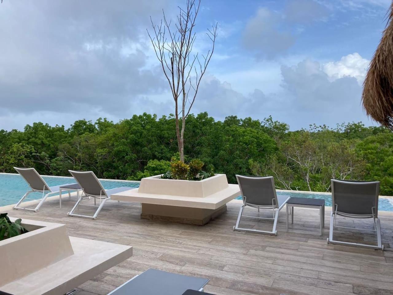 Apartment Luxury 2bd Rooftop Pool Jacuzzi Gym Sauna Y *