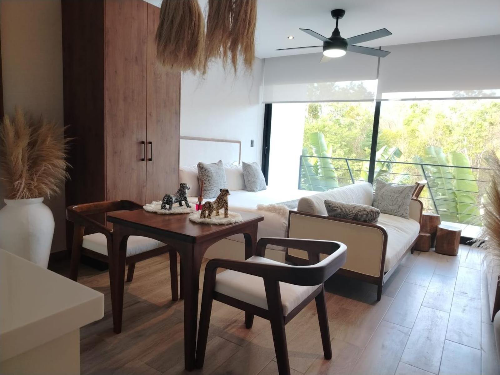 Enmedio De La Zona Hotelera Y El Centro Apartment