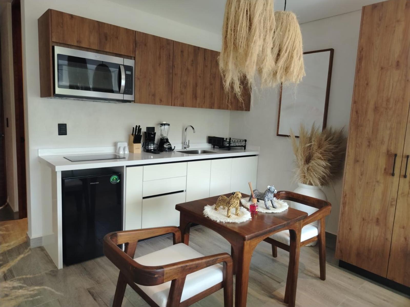 Enmedio De La Zona Hotelera Y El Centro * Tulum