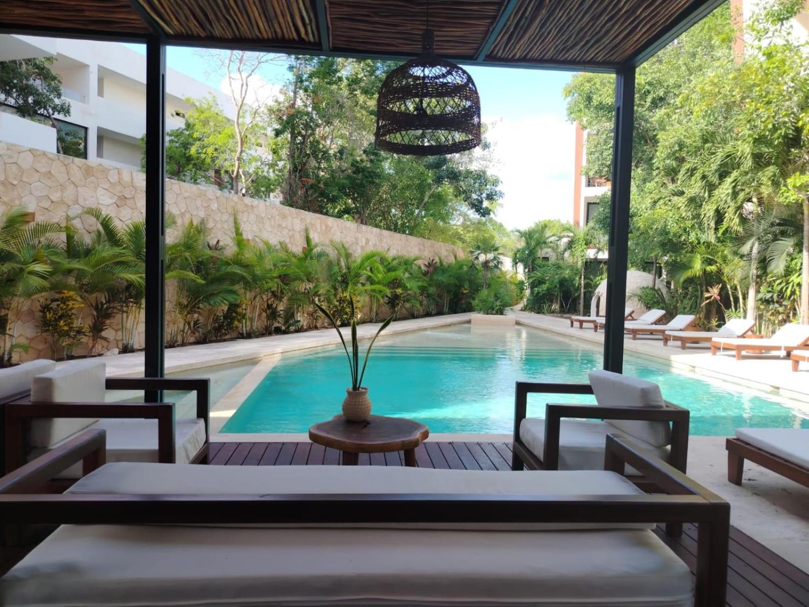 Enmedio De La Zona Hotelera Y El Centro Apartment