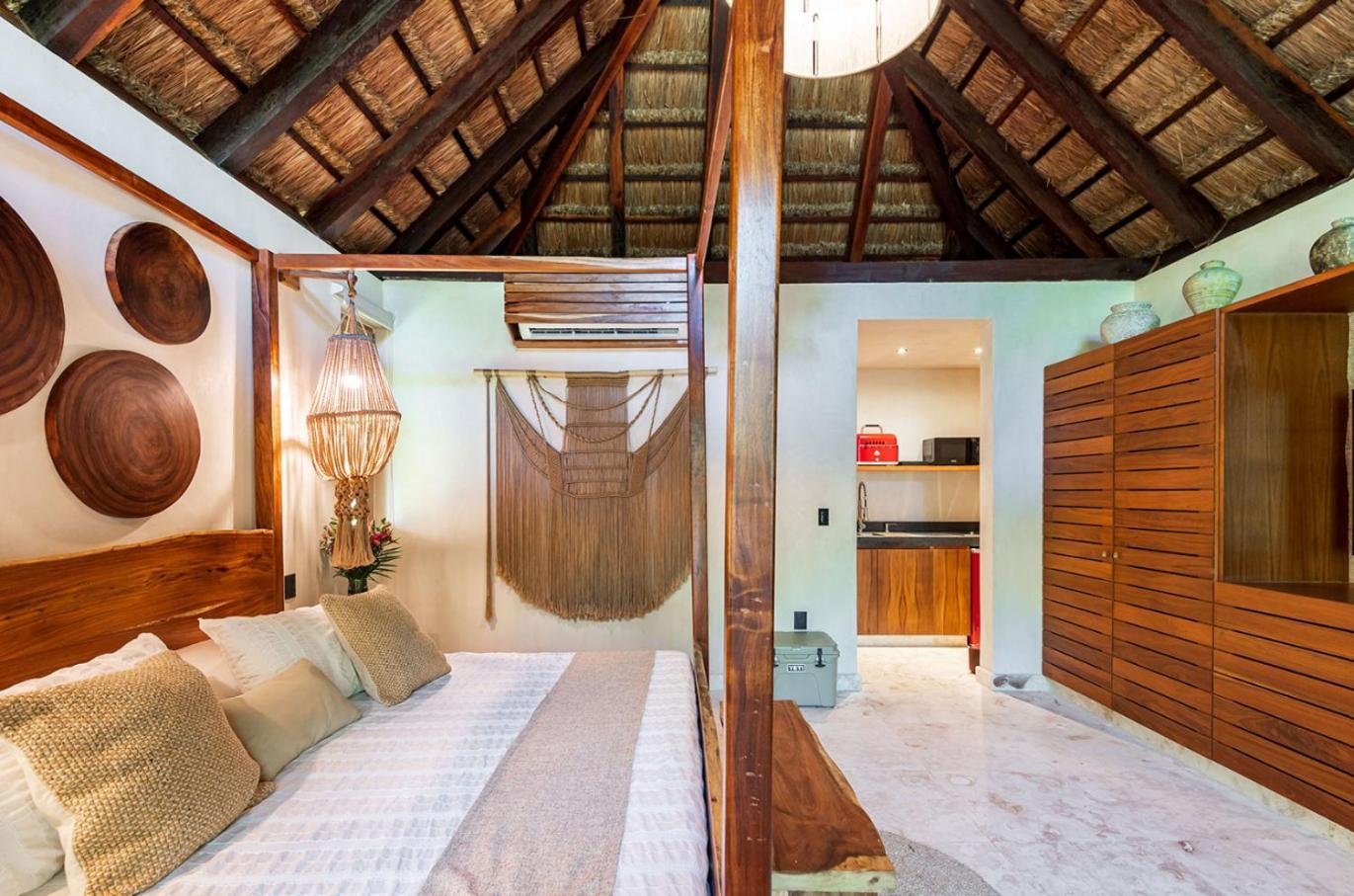 Beachfront Tankah 3 For 18 Guests! Villa Tulum