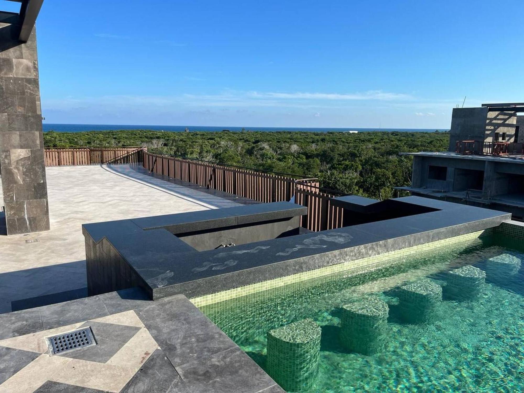 Unique Rooftop Sea View Walking To The Apartment