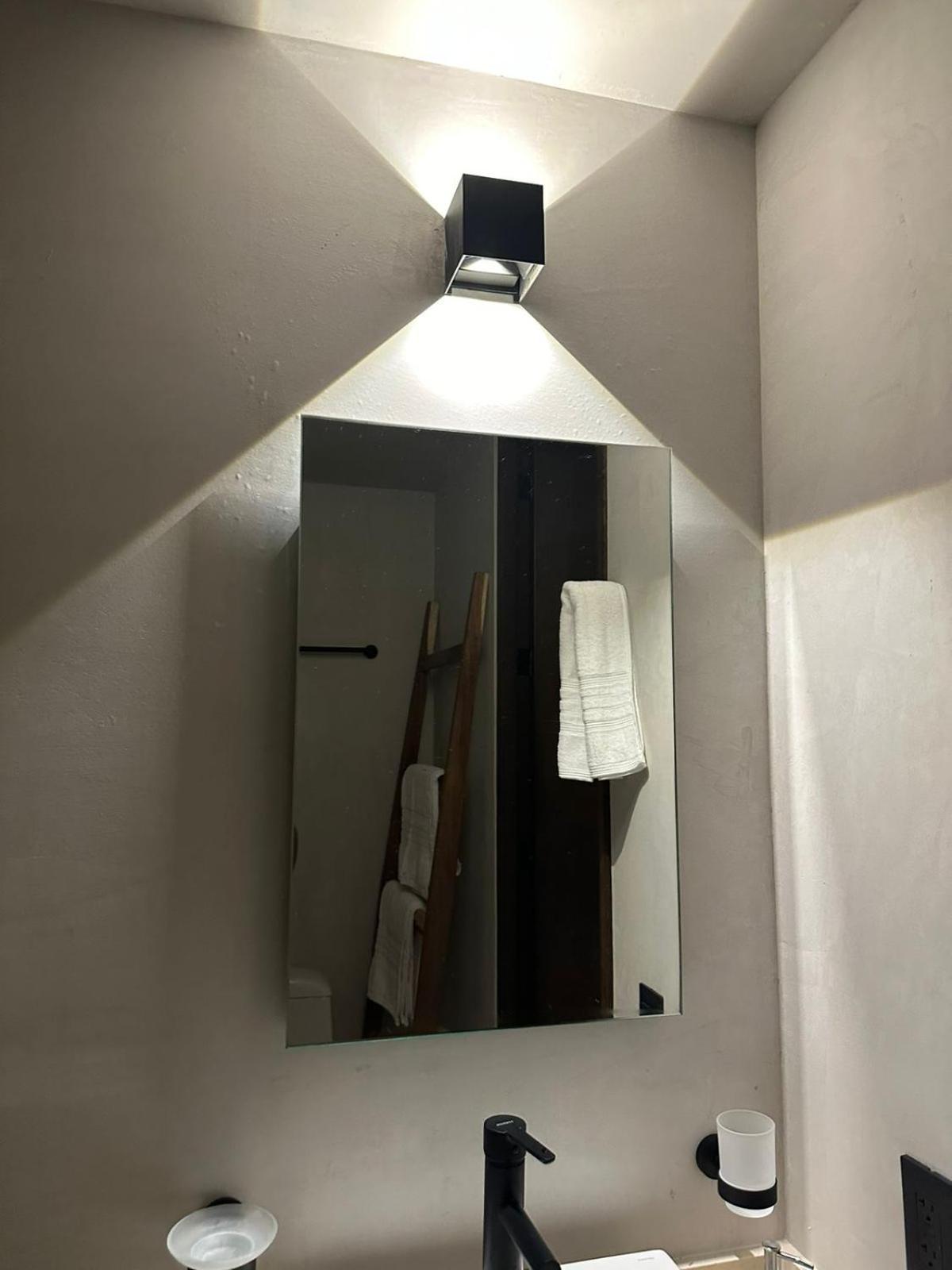 With Balcony In The Downtown, Wifi 150mb, Laundry And Parking Free Tulum