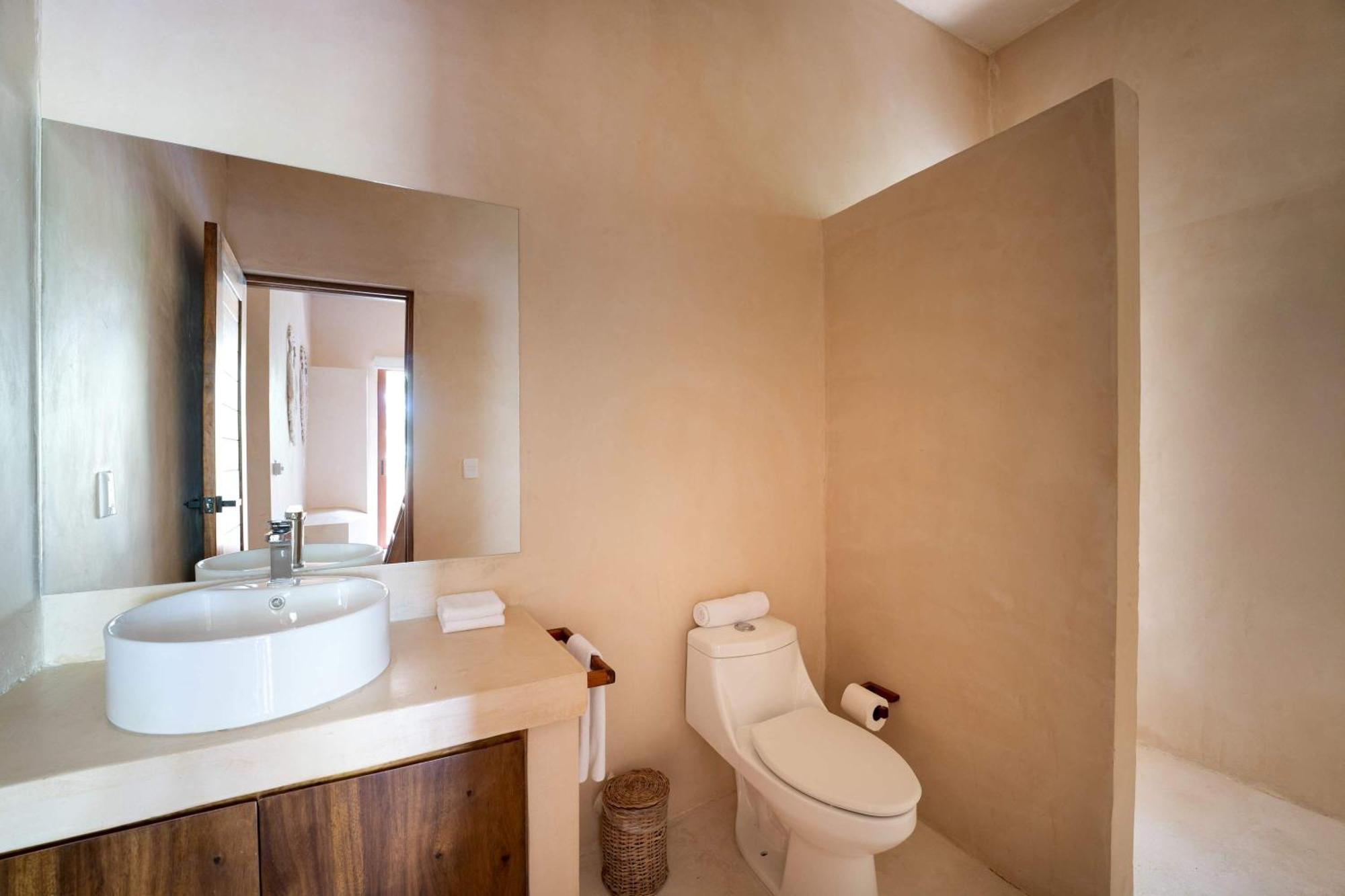 Stylish 3br Ahal With Pool In Holistika *