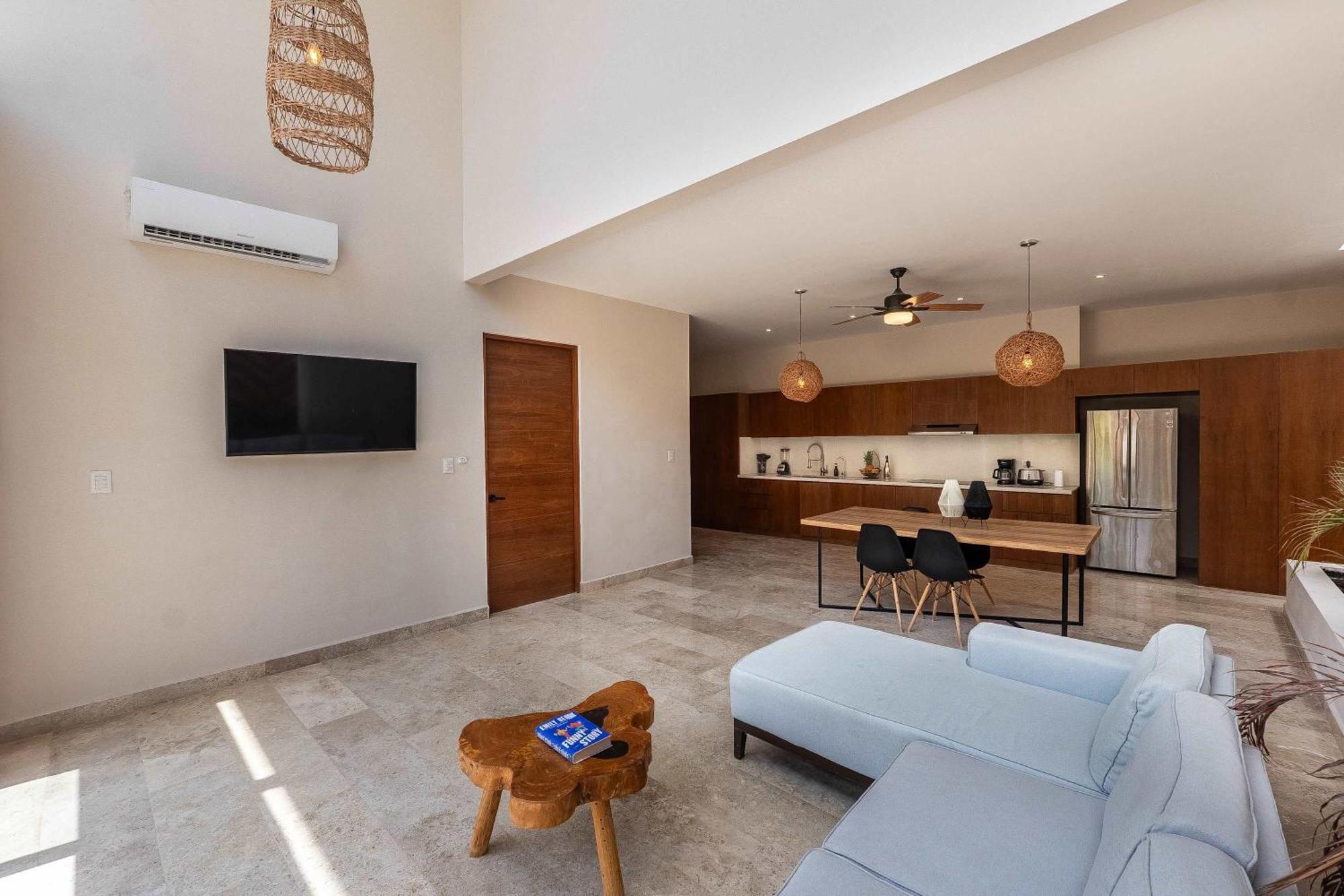 Chic 6br Dual With 4 Private Pools & Concierge Villa