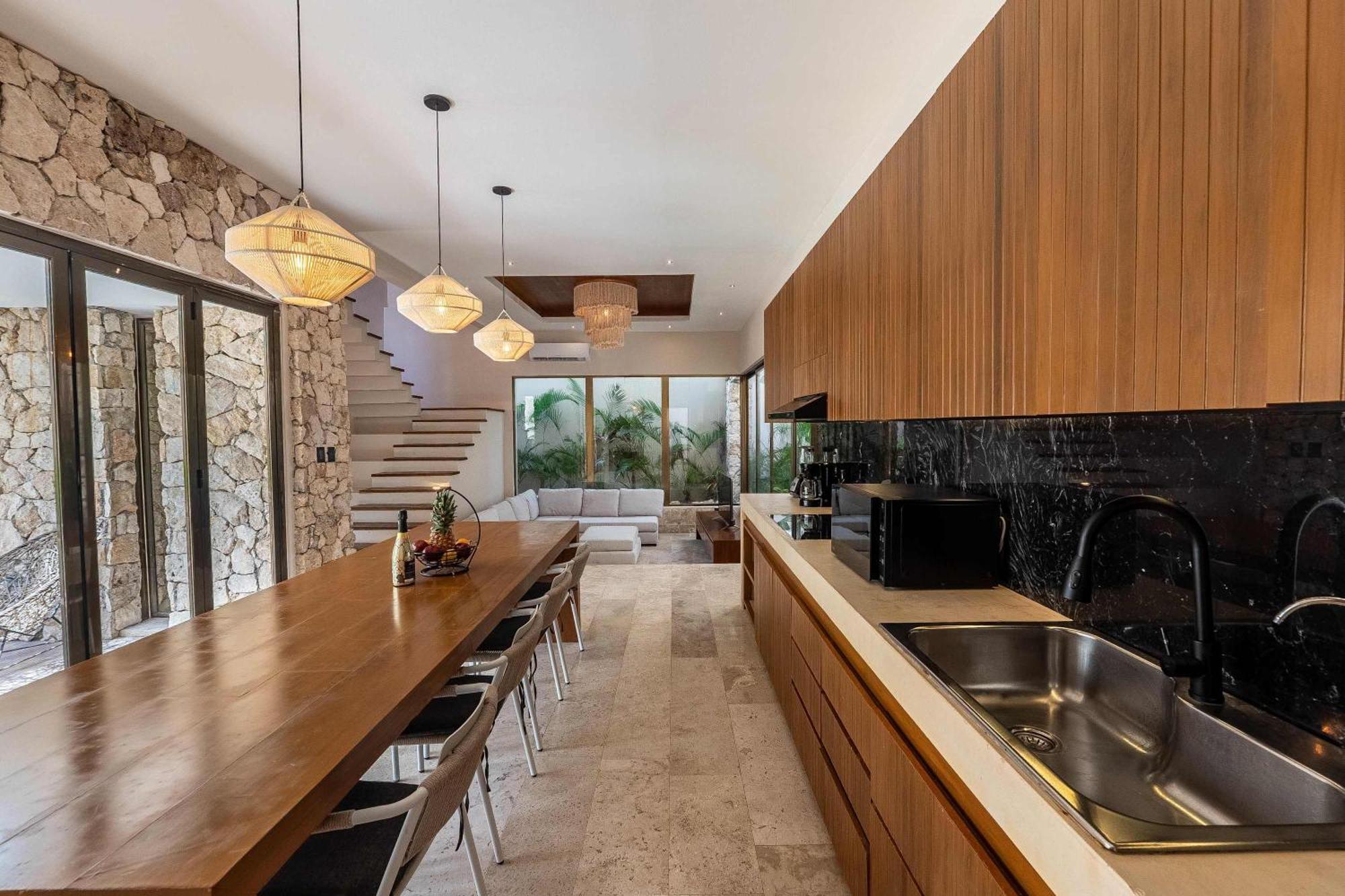 Chic 6br Dual With 4 Private Pools & Concierge Tulum