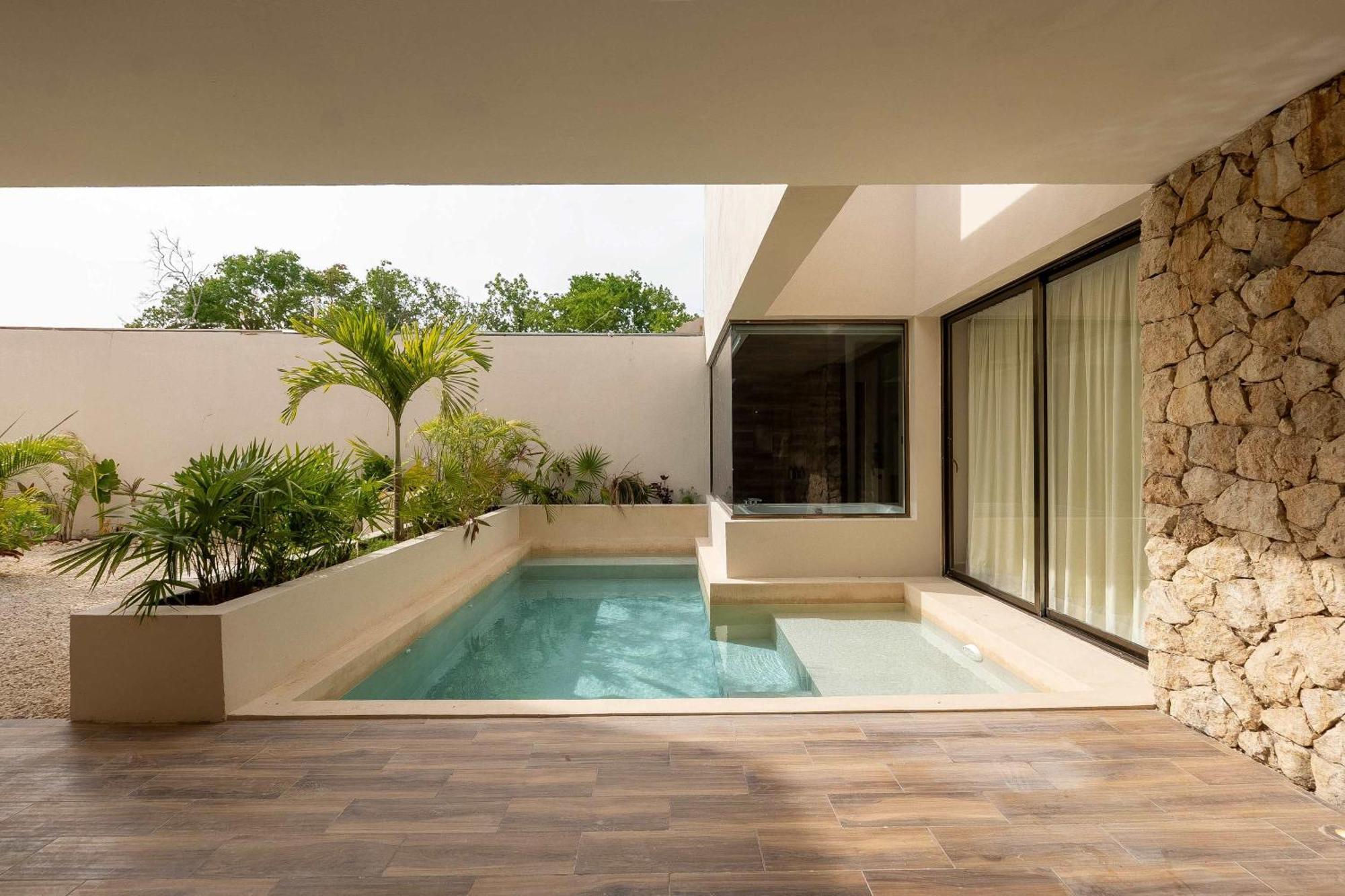 Chic 6br Dual With 4 Private Pools & Concierge Tulum