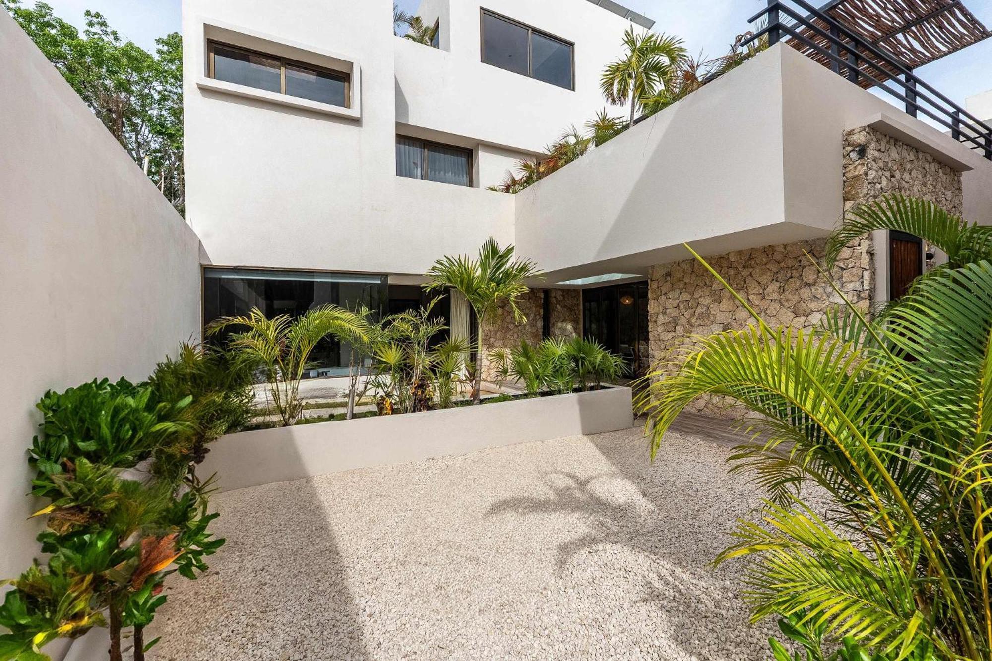 Chic 6br Dual With 4 Private Pools & Concierge Villa Tulum