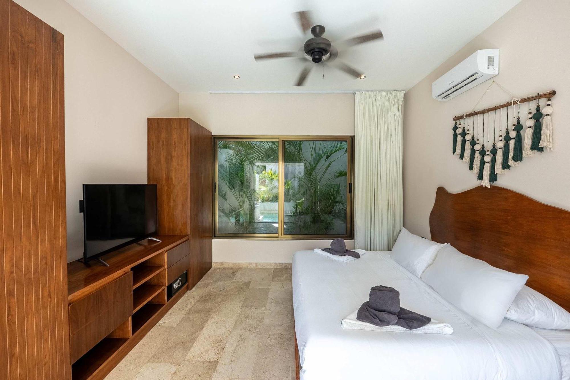 Chic 6br Dual With 4 Private Pools & Concierge *