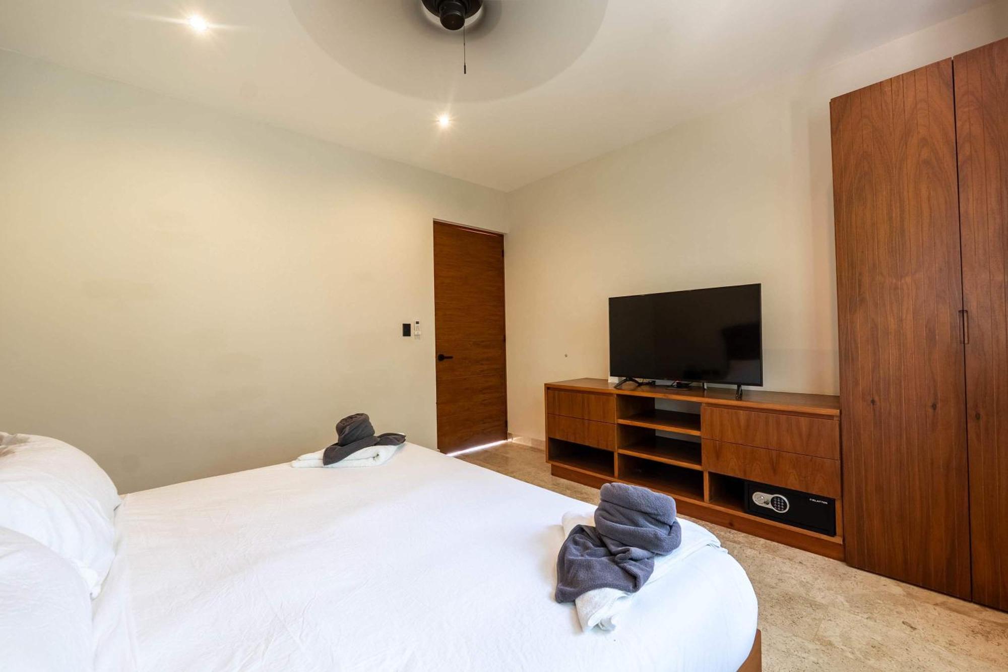 Chic 6br Dual With 4 Private Pools & Concierge Villa Tulum