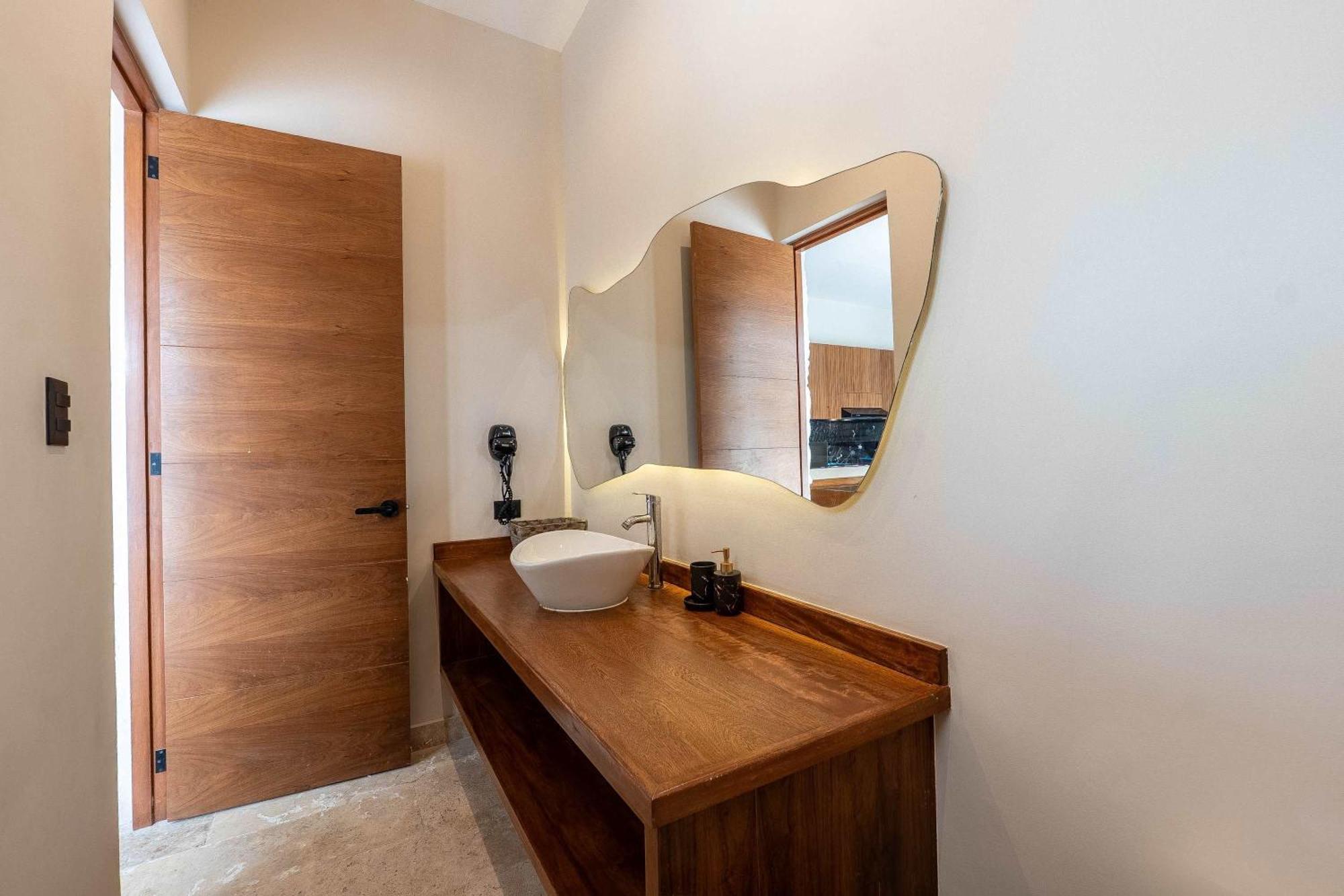 Chic 6br Dual With 4 Private Pools & Concierge *