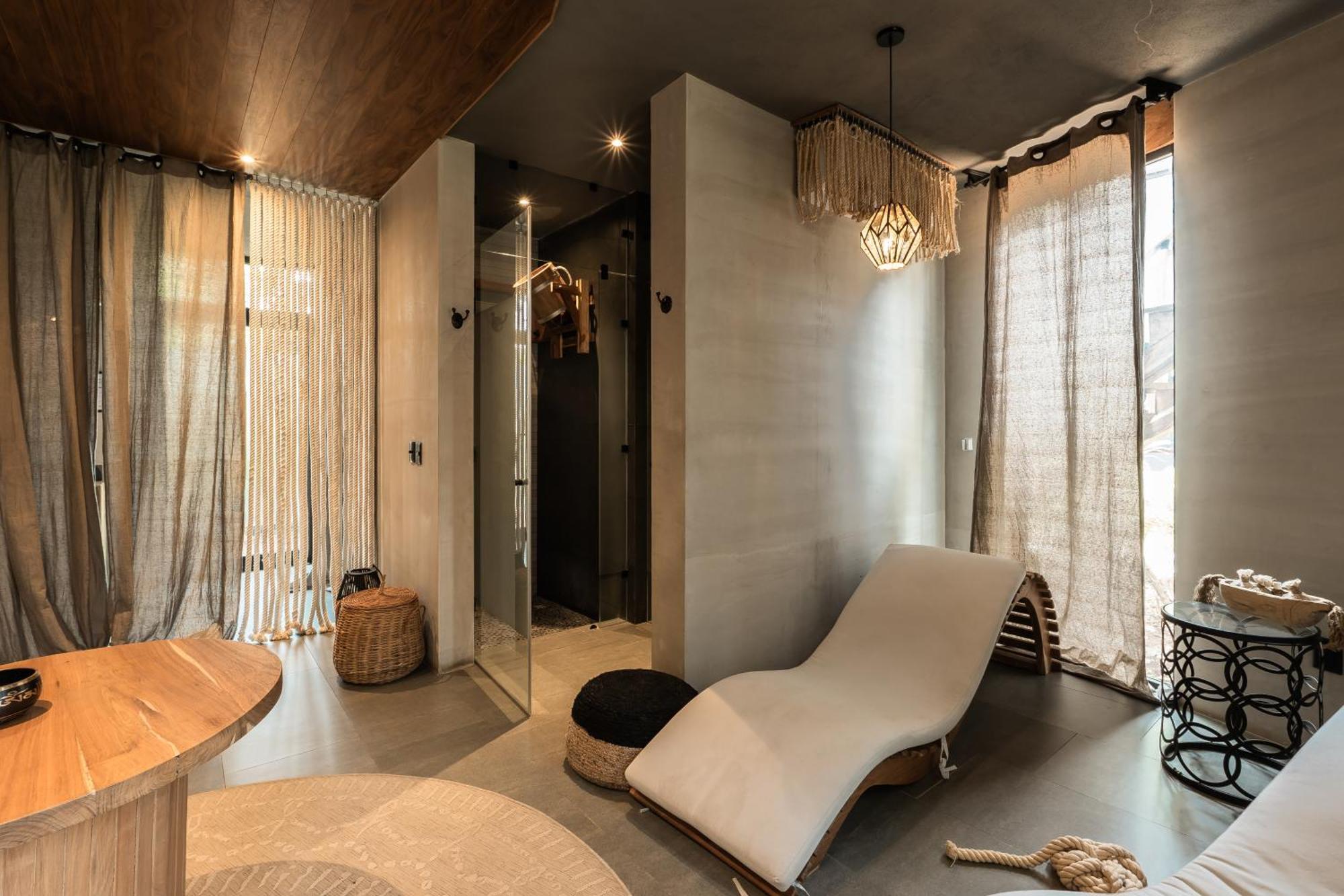 Siwa Jungle-luxury 2br Retreat With Private Roofto Apartment *