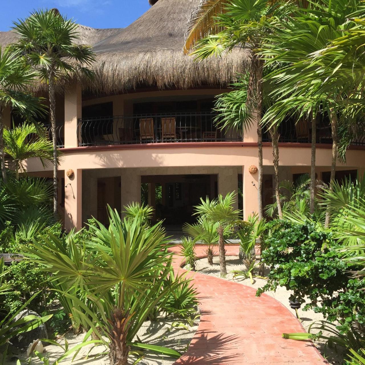Nah Uxibal And Casitas