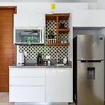 Hotel-Style Room In Condominium With Gym And Spa Included