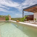 Watal 4*