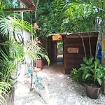Primitive Selfcheck-in Adults Only Pensión Tulum