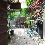 Primitive Selfcheck-in Adults Only Pensión Tulum