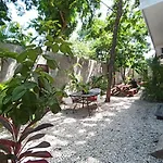 Primitive Selfcheck-in Adults Only 2* Tulum