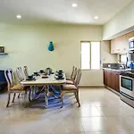 Spacious Penthouse With Private Rooftop In Gated Community Apartamento *