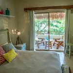 Spacious Penthouse With Private Rooftop In Gated Community