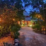 Beachfront Bungalows- Soliman Bay