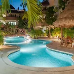 Spacious Penthouse With Private Rooftop In Gated Community *