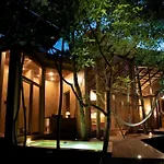 OJO DE ÁRBOL, boutique cabin in the real jungle