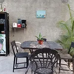 Primitive Selfcheck-in Adults Only Pensión 2*