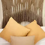 Hotel Pal Mar Glamtainer *