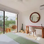 Zaazil, Jungle View & Great Pool 100mb Fiber Wifi! Apartamento