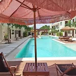 Zaazil, Jungle View & Great Pool 100mb Fiber Wifi!