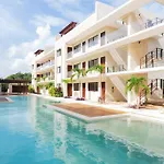 Zaazil, Jungle View & Great Pool 100mb Fiber Wifi! Apartamento