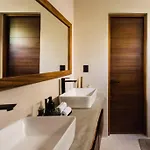 Stylish & Luxury Penthouse & Apartment, Private Pool, Private Hot Tub, Terrace And Roof At Jungle Tulum