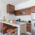 Zaazil, Jungle View & Great Pool 100mb Fiber Wifi! Apartamento *