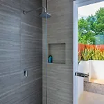 Luxury Private 3bed Villa, Garden, Pool,security Villa *
