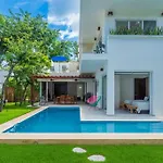 Luxury Private 3bed Villa, Garden, Pool,security Villa