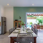 Luxury Private 3bed Villa, Garden, Pool,security Villa *