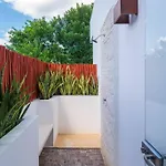 Luxury Private 3bed Villa, Garden, Pool,security *